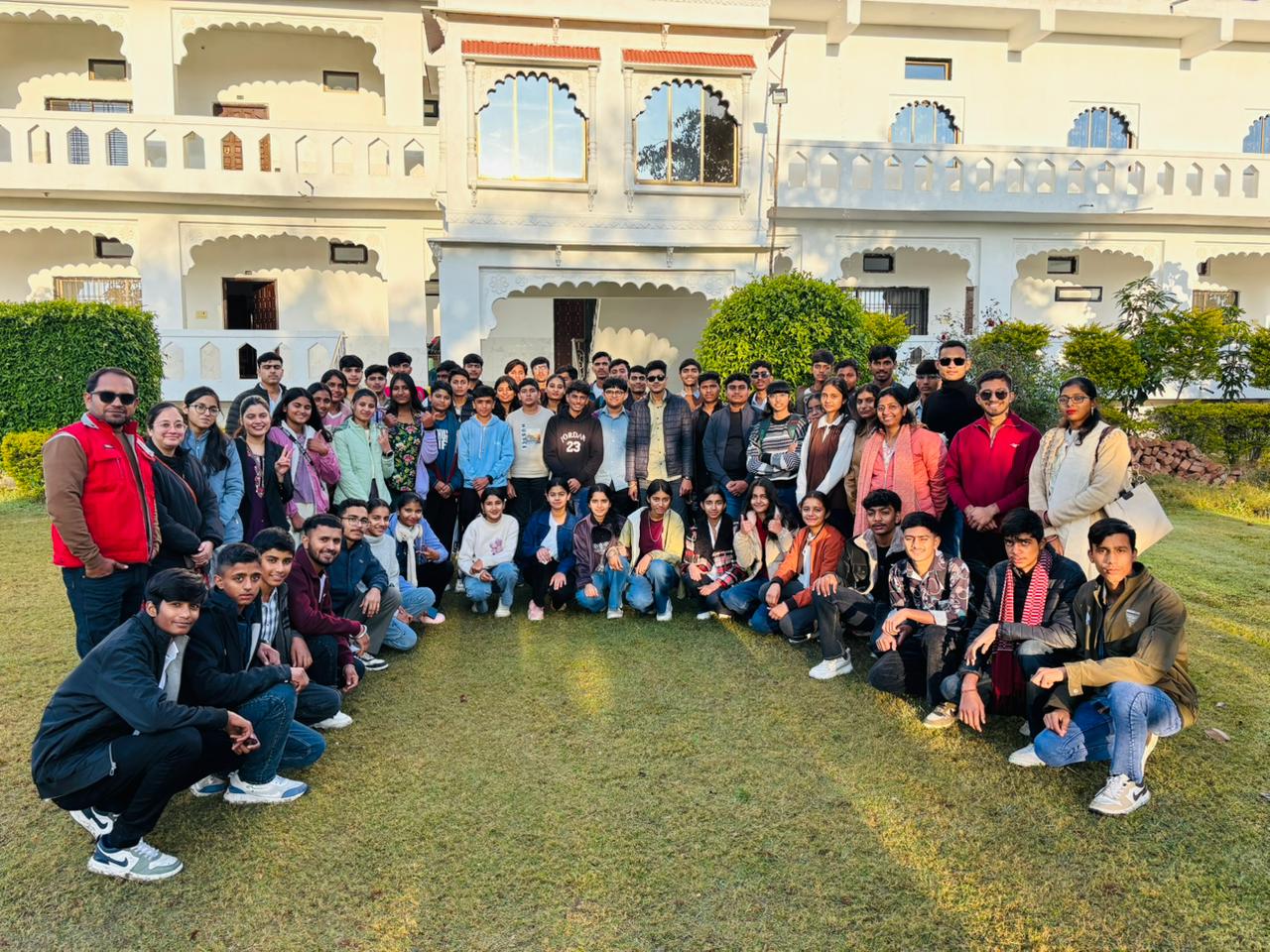 ​हुकुमचंद विद्यालय अजमेर के विद्यार्थियों ने किया राजस्थान के ऐतिहासिक स्थलों का शैक्षिक भ्रमण