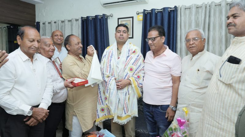 वैश्य महासम्मेलन द्वारा नवनियुक्त पुलिस अधीक्षक हर्षवर्धन अग्रवाल का किया स्वागत