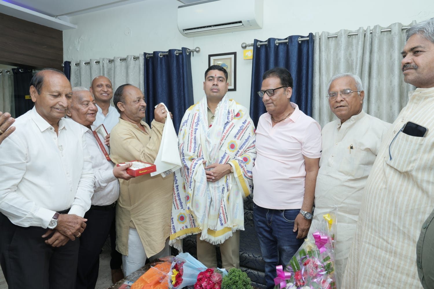 वैश्य महासम्मेलन द्वारा नवनियुक्त पुलिस अधीक्षक हर्षवर्धन अग्रवाल का किया स्वागत