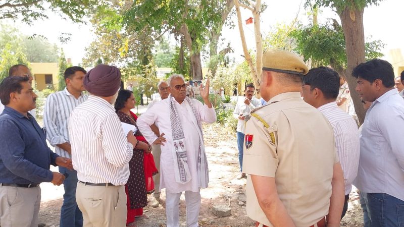 चिलचिलाती धूप में पैदल भ्रमण कर शिक्षा मंत्री ने परखी सफाई व्यवस्था—जिला परिषद अधिकारियों को दिए आवश्यक निर्देश