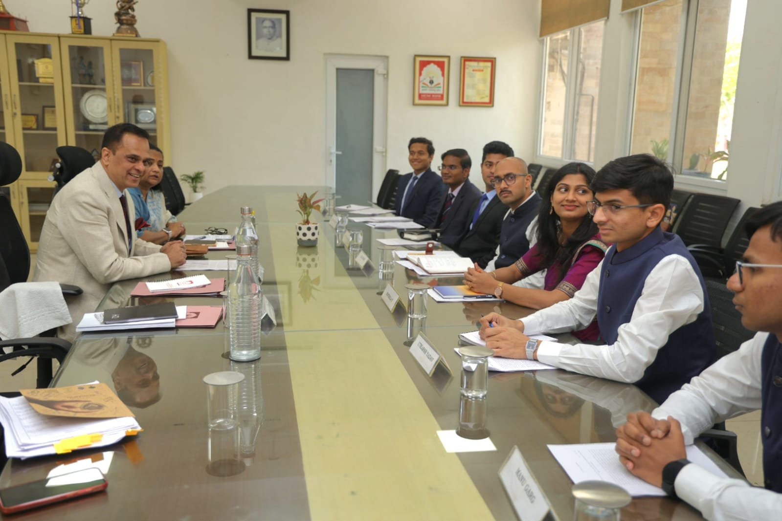 2025 बैच के 7 आईएएस मिलने से राजस्थान केडर को मिलेगी अधिक मजबूती—मुख्य ​सचिव ने इनसे मुलाकात कर सरकार के मिशन और एजेंडे से करवाया परिचित