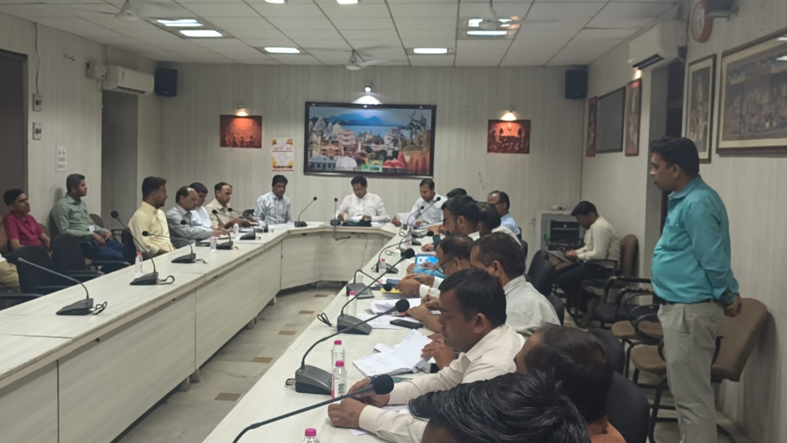 पुष्कर सौंदर्यीकरण कार्यों की जल संसाधन मंत्री ने की व्यापक समीक्षाब्रह्म कॉरिडोर थीम के अनुरूप कार्य करने तथा गुणवत्ता एवं समयबद्धता के दिए निर्देश