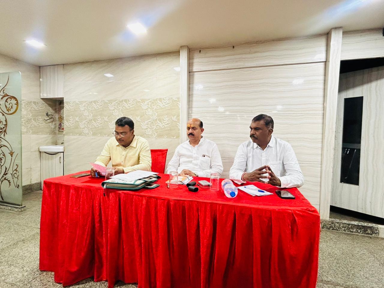 भारतीय जनता पार्टी अजमेर जिला शहर ने पार्टी के 46 में स्थापना दिवस 6 अप्रैल 2006 को लेकर महत्वपूर्ण बैठक आयोजित की – जिला अध्यक्ष रमेश सोनी