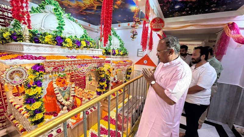 विधानसभा अध्यक्ष श्री वासुदेव देवनानी ने अमरापुर स्थान जयपुर में प्रेम प्रकाश मण्डल के 105वें चैत्र मेले में लिया भाग
