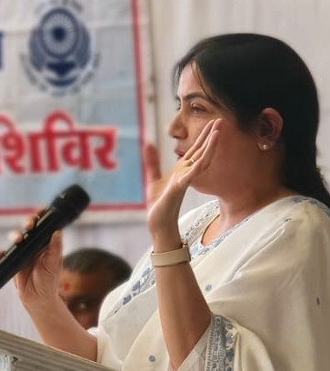 न्यायाधीशो ने विद्यार्थियों को डिजिटल सुरक्षा व साइबर अपराधों से बचाव की जानकारी दी।