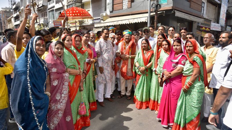 संत सेन महाराज जयंती पर भव्य शोभायात्रा में शामिल हुए विधानसभा अध्यक्ष श्री देवनानी