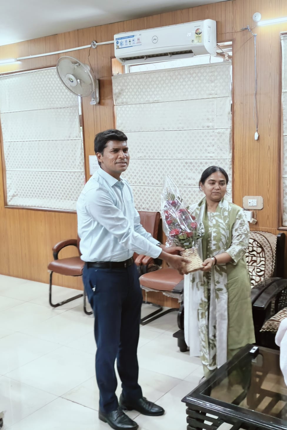 आईएएस पूनम पहुची जिला परिषद अजमेर