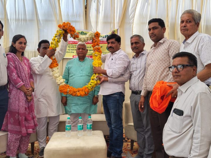 भीलवाडा मंडी मे एफसीआई ने गेहूं की खरीद की शूरू सासंद अग्रवाल ने किसानों का किया अभिनंदन