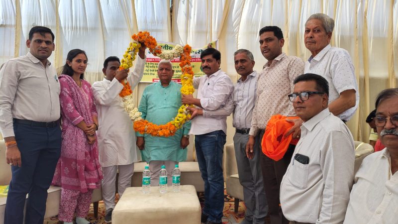 भीलवाडा मंडी मे एफसीआई ने गेहूं की खरीद की शूरू सासंद अग्रवाल ने किसानों का किया अभिनंदन