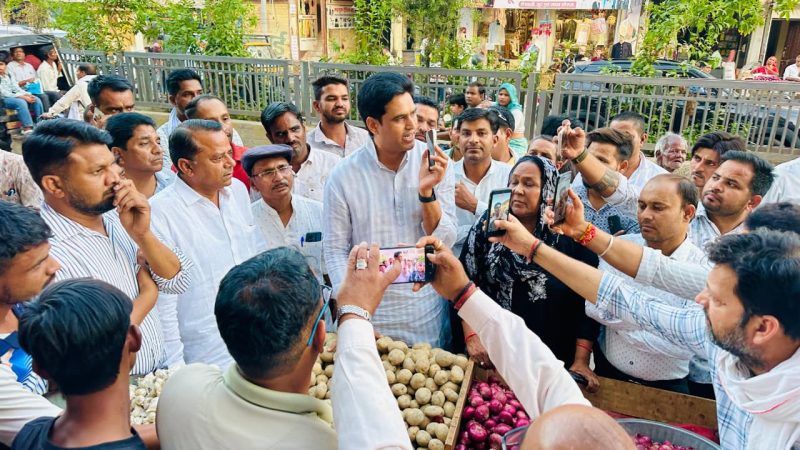 ​प्रशासन की मनमानी और व्यापारियों के उत्पीड़न के खिलाफ ढाल बनकर खड़े रहेंगे: विधायक विकास चौधरी