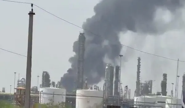 पचपदरा रिफाइनरी में भीषण आग, 20 दमकलें रवाना; कल होना था पीएम मोदी का शुभारंभ