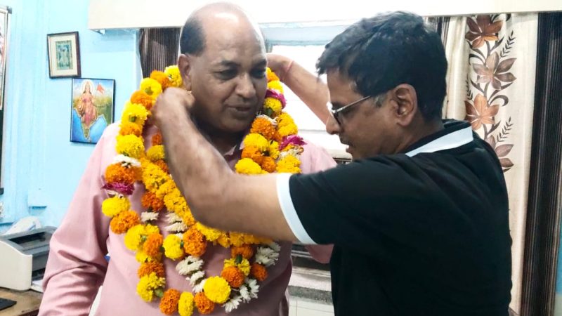 हेमन्त मिश्रा ने मुख्य जिला शिक्षा अधिकारी समग्र शिक्षा के रिक्त पद पर कार्यभार ग्रहण किया
