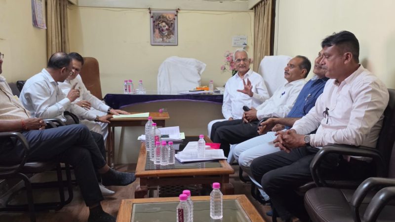 पुष्कर सेवा सदन में न्यायालय के आदेश के बाद भी चुनाव प्रक्रिया में बाधा, समाज के लोगों ने जताई नाराजगी