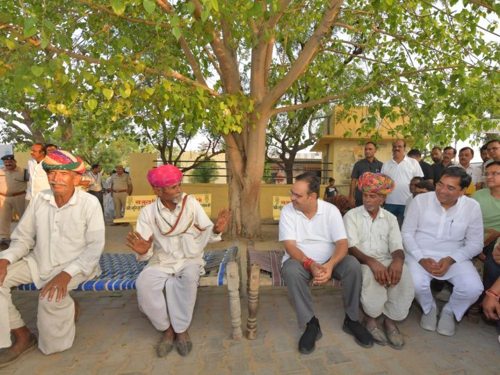 मुख्यमंत्री भजनलाल शर्मा ने अजमेर के कड़ेल गांव में रात्रि विश्राम के बाद सोमवार सुबह पैदल भ्रमण कर ग्रामीणों से संवाद किया