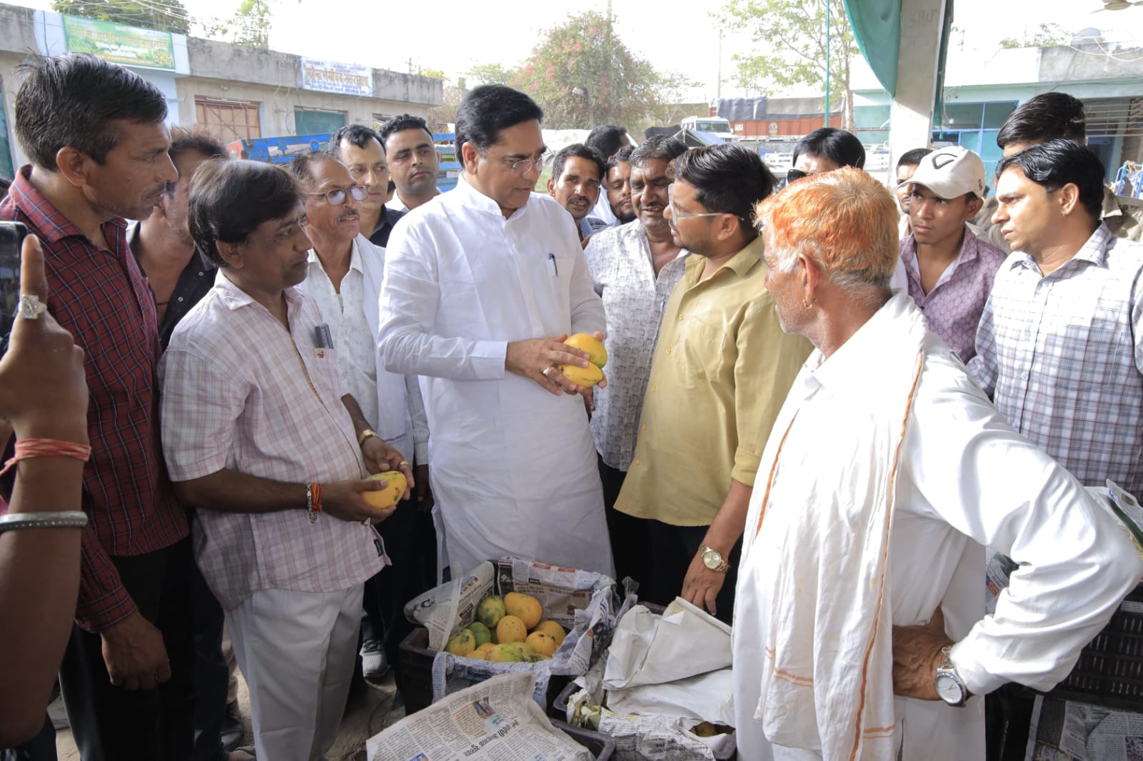 सुरेश सिंह रावत ने आत्मीय संवाद से जीता किसानों का दिल — बोले: “किसान की मुस्कान ही विकसित राजस्थान की असली पहचान”