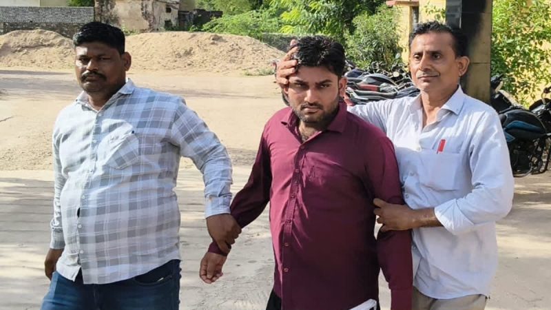 15 लाख के बिल का 30% कमीशन मांगा, वीडीओ 50 हजार लेते गिरफ्तार