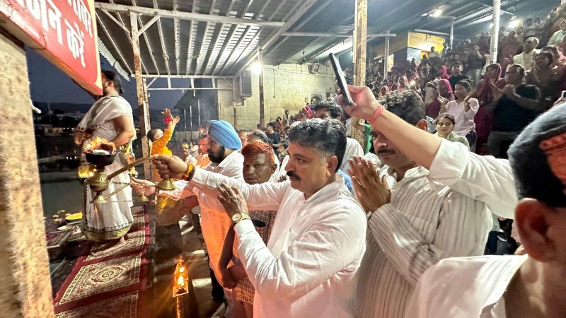 पुष्कर पहुंचे नेता प्रतिपक्ष टीकाराम जूली, सरोवर पूजन कर लगाए जय श्रीराम और सनातन धर्म के जयकारे