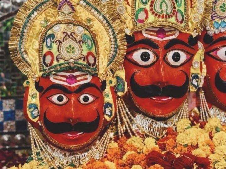 देश दुनिया में लालधागे सरकार भेरूधाम की बढ़ती महत्वता से सैकड़ों परिवारों को मिल रहा रोजगार,शातिर लोग आरोप प्रत्यारोप लगाकर धाम की छवि धूमिल करने का कर रहे प्रयास।