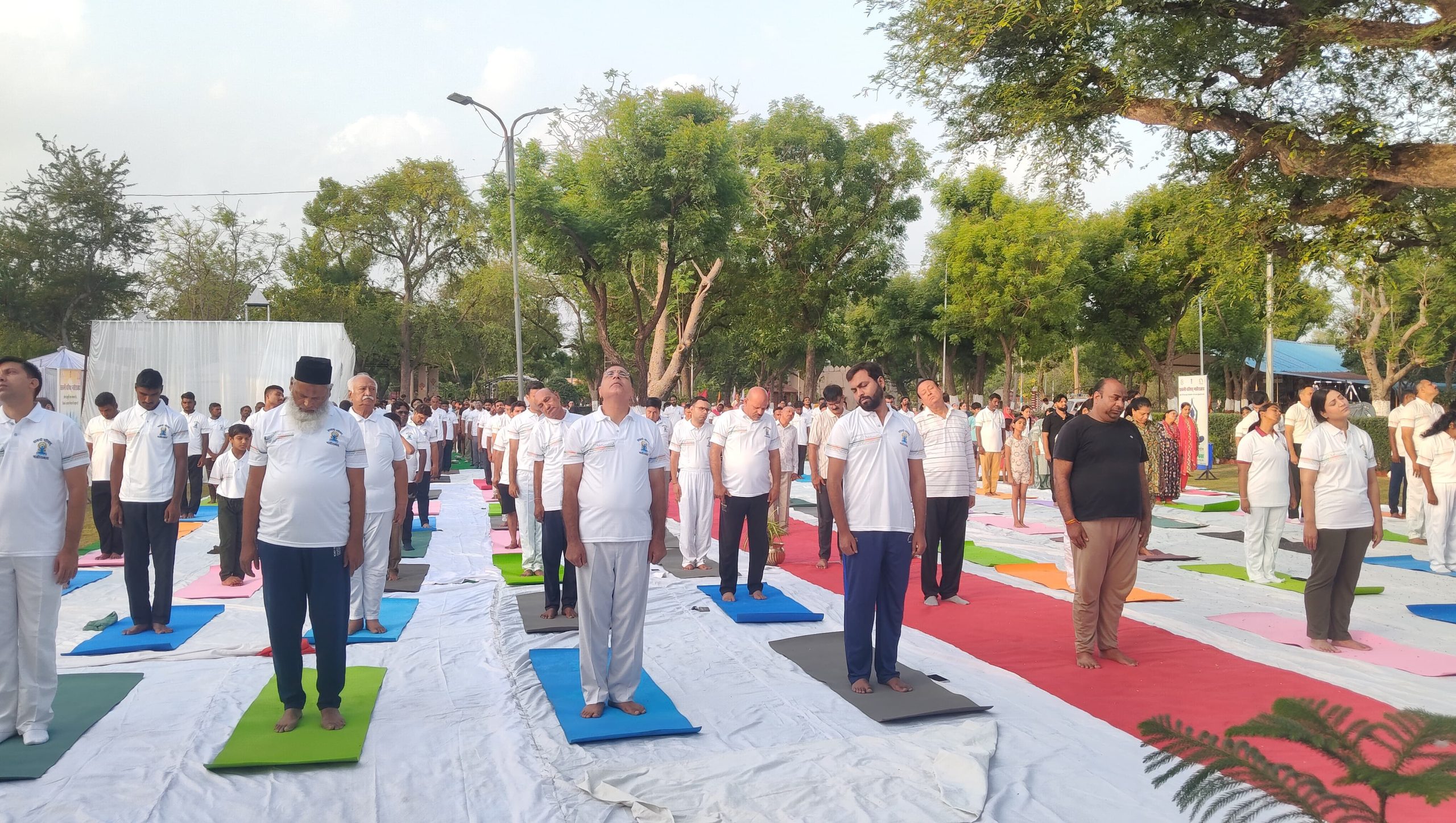 नसीराबाद: वल्लभ भाई पटेल उद्यान में मनाया गया अंतरराष्ट्रीय योग दिवस, बड़ी संख्या में लोगों ने किया योग