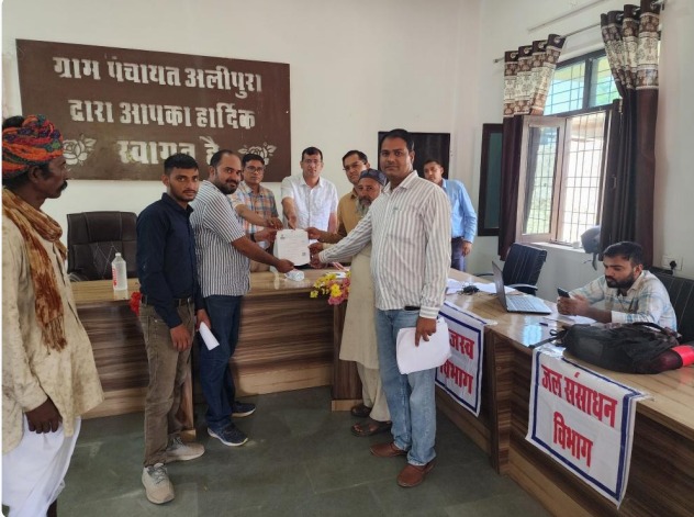 ग्राम अलीपुरा, पीसांगन में ग्रामीण सेवा शिविर 2026 का आयोजन किया गया। श्रीमती आयना बानो पत्नी श्री बशीर खान निवासी ग्राम अलीपुरा, पीसांगन के