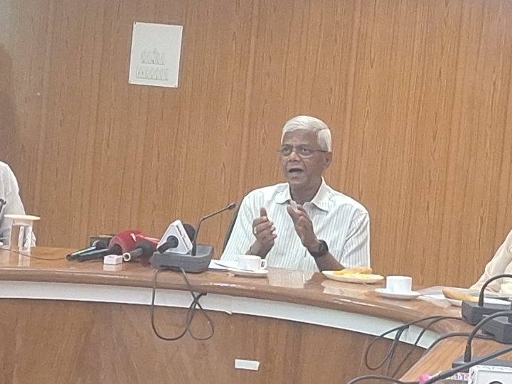 आयोग अध्यक्ष श्री उत्कल रंजन साहू ने प्रेस कॉन्फ्रेंस में साझा कीं कार्यकाल की उपलब्धियां व नवाचार