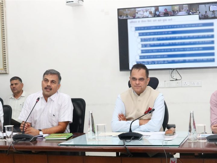 12 जून से 15 जुलाई तक प्रदेशभर में लगेंगे ग्रामीण और शहरी सेवा शिविरमुख्य सचिव ने कलेक्टरों और संभागीय आयुक्तों को दिए आवश्यक दिशा-निर्देश