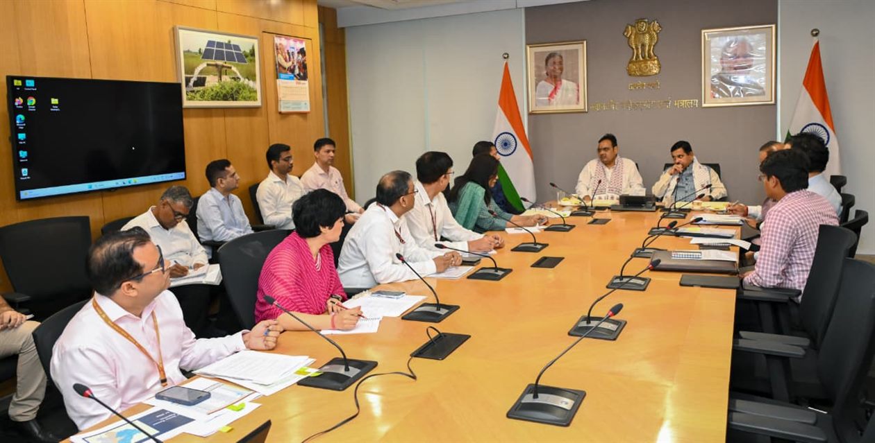 मुख्यमंत्री भजनलाल शर्मा का नई दिल्ली दौरा,केन्द्रीय मंत्री शिवराज सिंह चौहान ने ग्राम विकास चौपालों के नवाचार के लिए मुख्यमंत्री की सराहना की