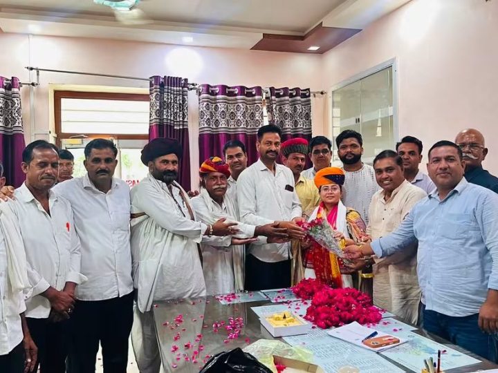 पीसांगन की नई विकास अधिकारी साजिया तब्बुसूम का जनप्रतिनिधियों ने किया अभिनंदन