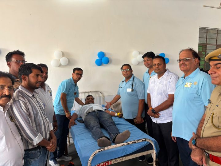 रोटरी क्लब नसीराबाद के तत्वावधान में स्वैच्छिक रक्तदान व स्वास्थ्य शिविर आयोजित