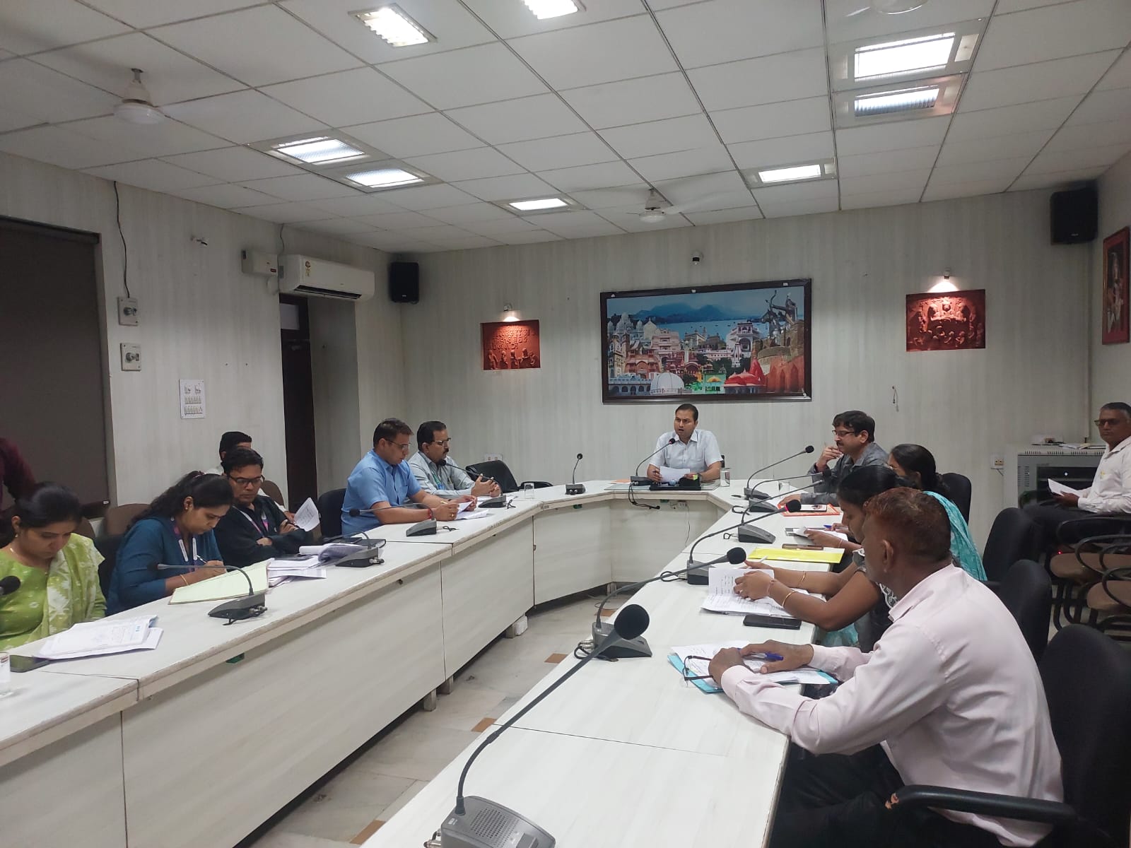 जिले के बैंकर्स के साथ जिला कलक्टर ने ली समीक्षा बैठकसरकार प्रायोजित योजनाओं में प्रगति बढ़ाने के दिए निर्देश