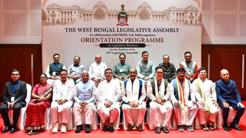 स्पीकर श्री देवनानी ने कोलकाता में पश्चिम बंगाल विधानसभा के नवनिर्वाचित विधायकों को वित्तीय कार्य एवं बजटीय प्रक्रिया पर दिया मार्गदर्शन