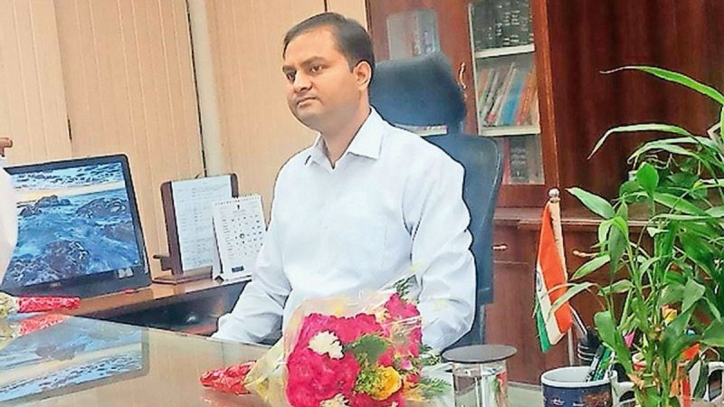 प्रधानमंत्री फसल बीमा योजना के मुआवजे की बकाया राशि शेष किसानों को मिलना सुनिश्चित करने के लिए जिला कलक्टर श्री लोक बन्धु ने मंगलवार को कृषि बीमा कम्पनियों के प्रतिनिधियों के साथ बैठक लेकर आवश्यक निर्देश प्रदान किए।