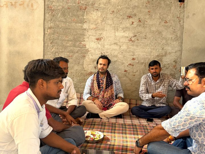 कुशायता, बिसुदनी व गोरधा में शोकाकुल बैठकों में शामिल हुए युवा नेता सागर शर्मा, परिजनों को बंधाया ढांढस