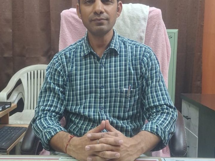 अमित शर्मा ने परियोजना अधिकारी (लेखा) ग्रामीण विकास के पद पर संभाला कार्यभार