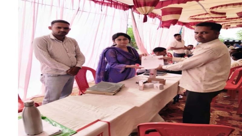 भिनाय तहसील के अंतर्गत ग्राम पंचायत नागोला में आयोजित शिविर में देखने को मिला, जहाँ एक महिला पशुपालक को मौके पर