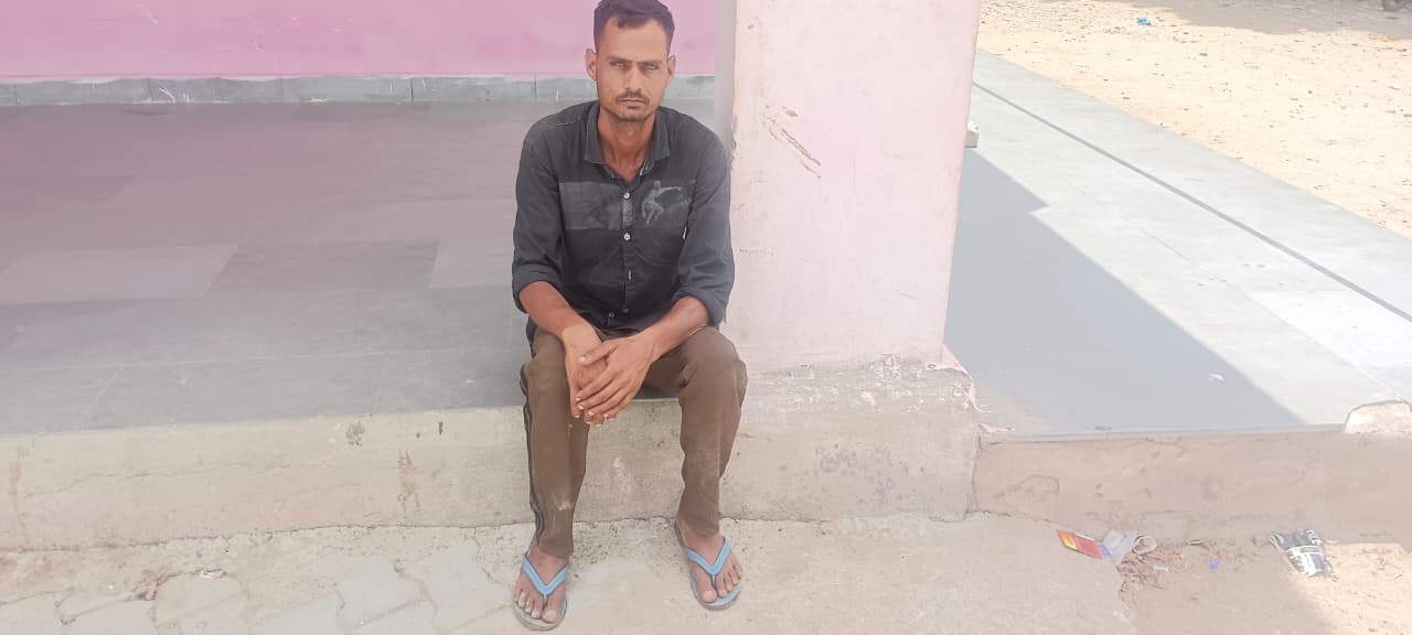 नसीराबाद सदर पुलिस की बड़ी सफलता: मंदिर चोरी का आरोपी 8 घंटे में गिरफ्तार, चांदी का छत्र बरामद