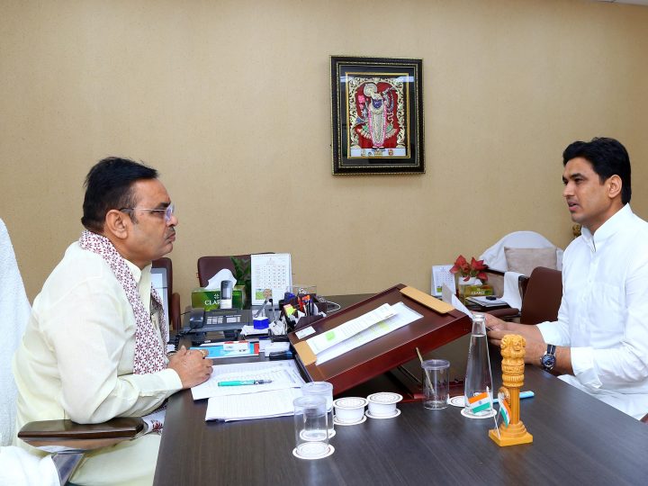 किशनगढ़ विधायक डॉ. विकास चौधरी ने मुख्यमंत्री भजनलाल शर्मा से मुलाकात कर क्षेत्र की 3 बड़ी समस्याओं के समाधान की उठाई पुरजोर मांग:
