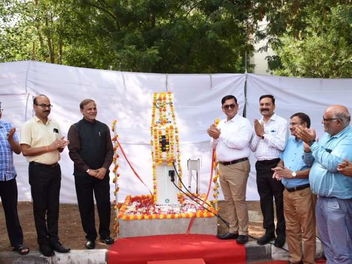 राजस्थान केंद्रीय विश्वविद्यालय में इलेक्ट्रिक वाहन चार्जिंग स्टेशन का शुभारंभग्रीन कैंपस एवं स्वच्छ ऊर्जा की दिशा में विश्वविद्यालय की एक और महत्वपूर्ण पहल