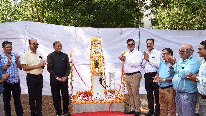 राजस्थान केंद्रीय विश्वविद्यालय में इलेक्ट्रिक वाहन चार्जिंग स्टेशन का शुभारंभग्रीन कैंपस एवं स्वच्छ ऊर्जा की दिशा में विश्वविद्यालय की एक और महत्वपूर्ण पहल