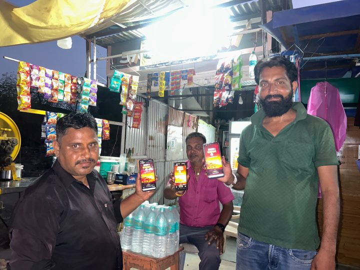 अब ‘आवाज राजस्थान की’ की खबरें मोबाइल ऐप पर भी उपलब्धपहले दिन ही 500 से अधिक लोगो ने अपने फोन मे किया ऐप को डाउनलोड