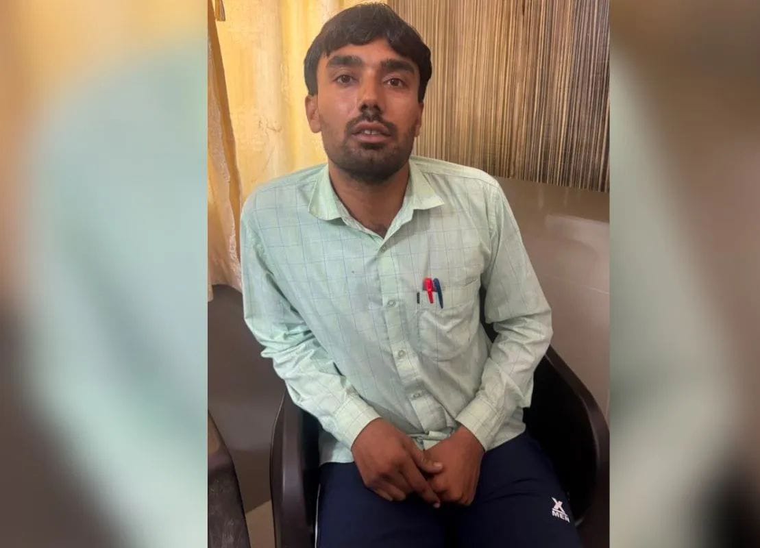 पीएम आवास योजना की किस्त जारी करने के नाम पर घूस: ग्राम विकास अधिकारी ₹3,500 लेते रंगे हाथ गिरफ्तार