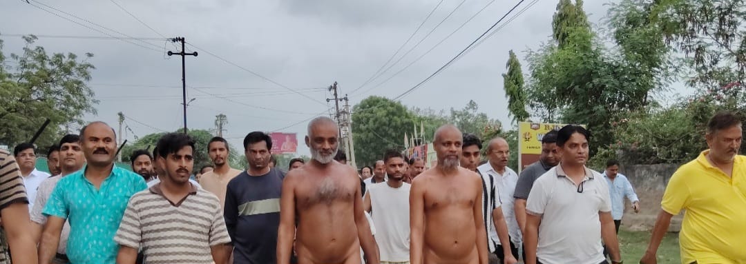 दादागुरु की समाधि नगरी नसीराबाद में प्रथम बार हुआ परम पूज्य मुनि श्री निष्पक्षसागर जी महाराज एवं परम पूज्य मुनि श्री निस्पृहसागर जी महाराज ससंघ का मंगल प्रवेश