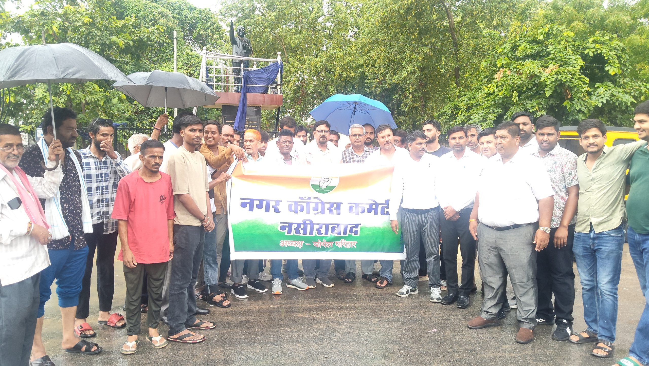 दिल्ली पुलिस की कथित कार्रवाई के विरोध में नसीराबाद में कांग्रेस का प्रदर्शन, अंबेडकर सर्किल पर नारेबाजी