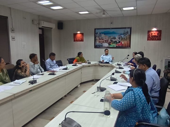 अजमेर को नशा मुक्त बनाने पर जोर, जिला कलक्टर ने सख्त कार्रवाई और जनजागरूकता के दिए निर्देश