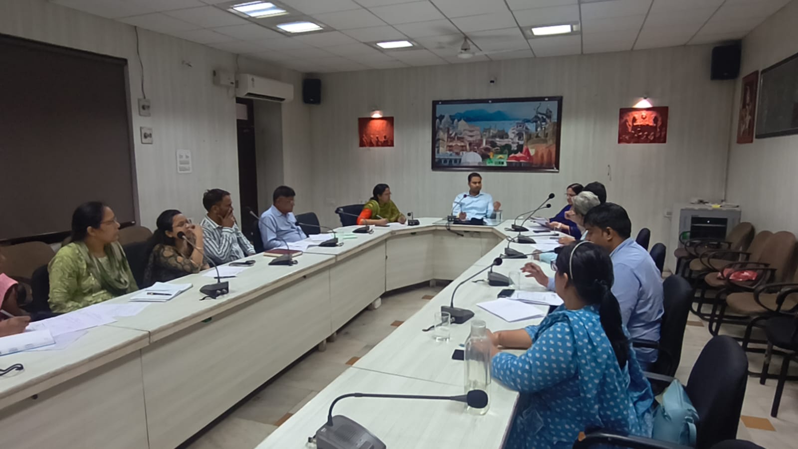 अजमेर को नशा मुक्त बनाने पर जोर, जिला कलक्टर ने सख्त कार्रवाई और जनजागरूकता के दिए निर्देश