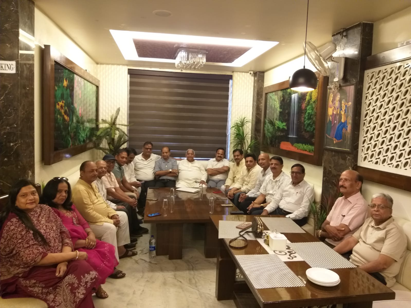 एक परिवार • एक पहचान • एक संकल्प” के साथ वैश्य मित्र अभियान का शुभारंभसमाज के प्रत्येक परिवार को संगठन से जोड़ने का ऐतिहासिक संकल्प