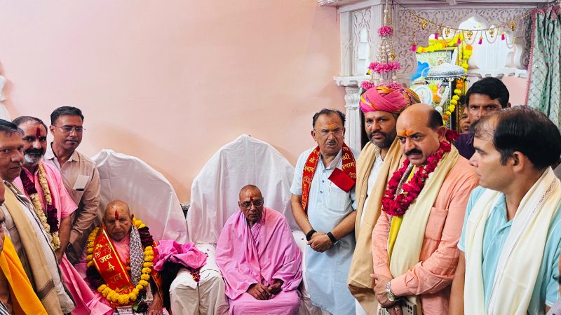 देवनारायण बोर्ड अध्यक्ष श्री ओमप्रकाश भड़ाना ने गुरु पूर्णिमा पर संत-महात्माओं का किया सम्मान