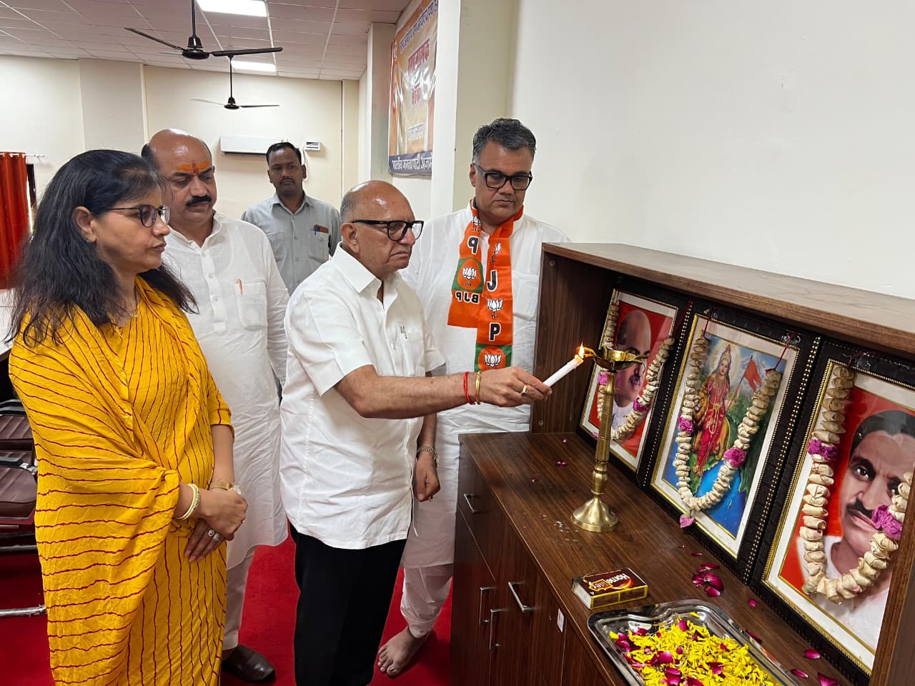 निकाय व पंचायत चुनाव को लेकर आवश्यक बैठक भाजपा अजमेर कार्यालय पर आयोजित की गई,चुनाव को लेकर भाजपा ने कसी कमर,
