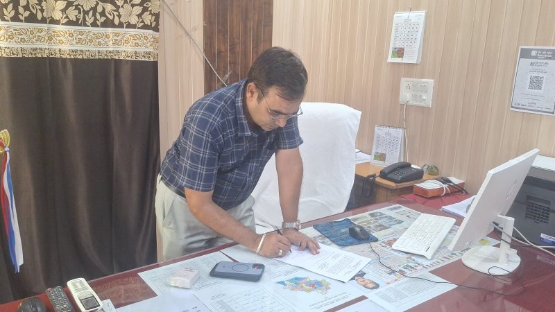 नव नियुक्त विकास अधिकारी सुनील वर्मा ने पंचायत समिति भिनाय मे पदभार ग्रहण किया