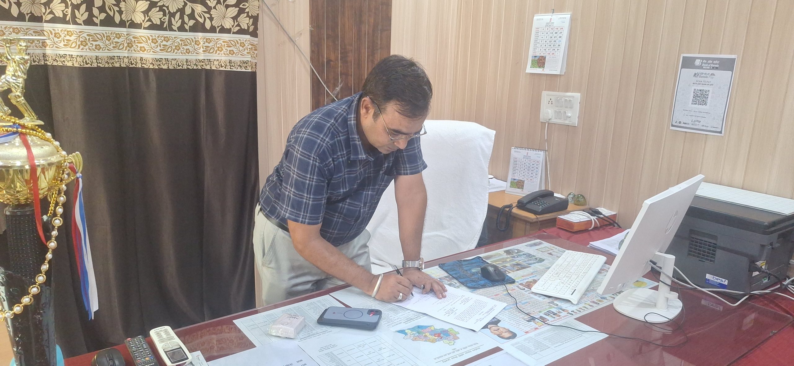 नव नियुक्त विकास अधिकारी सुनील वर्मा ने पंचायत समिति भिनाय मे पदभार ग्रहण किया